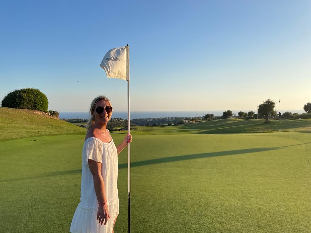 Aphrodite Hills Hotel Cyprus Bianka auf Golfplatz