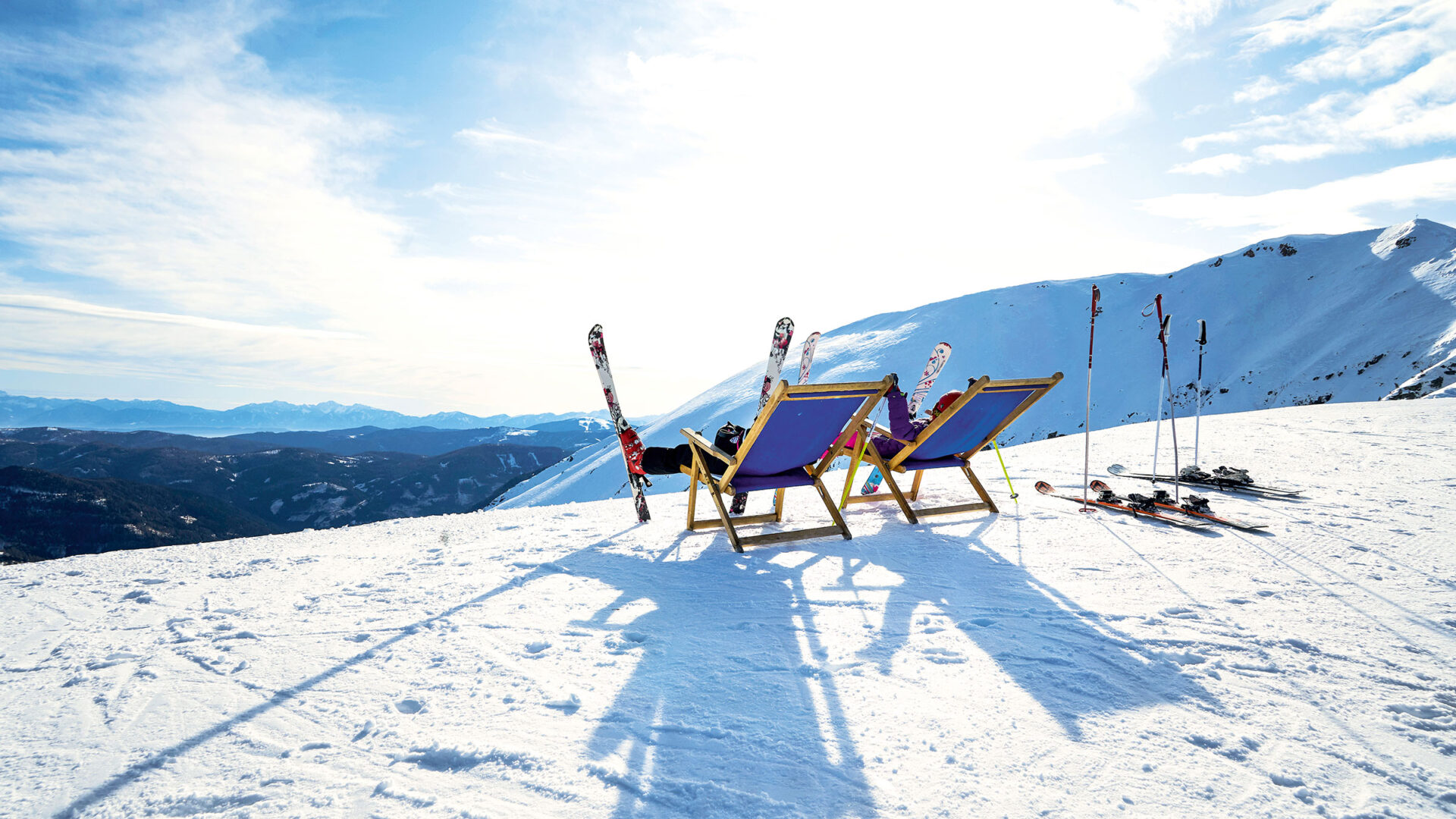 Liegen im Schnee